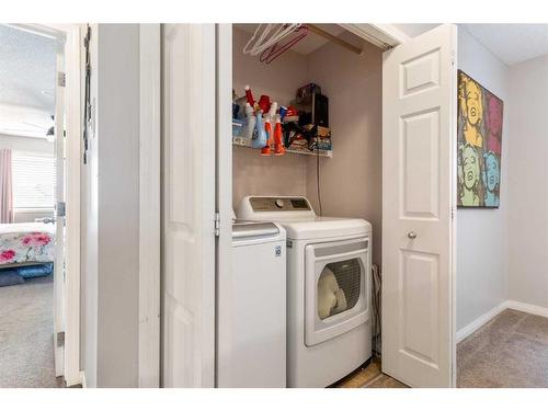 122 Evanscove Circle Nw, Calgary, AB - Indoor Photo Showing Laundry Room