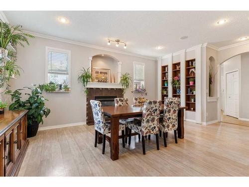 122 Evanscove Circle Nw, Calgary, AB - Indoor Photo Showing Dining Room