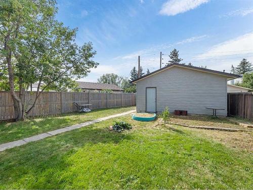 207 Fallswater Road Ne, Calgary, AB - Outdoor