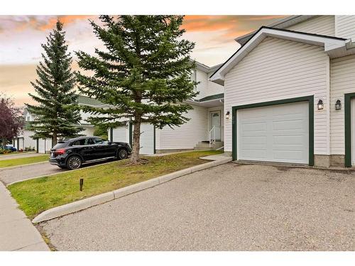 29 Sandpiper Link Nw, Calgary, AB - Outdoor