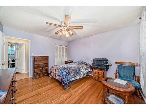 723 Raynard Crescent Se, Calgary, AB - Indoor Photo Showing Bedroom