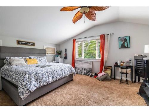 5328 44 Avenue, Red Deer, AB - Indoor Photo Showing Bedroom