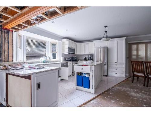 5328 44 Avenue, Red Deer, AB - Indoor Photo Showing Kitchen