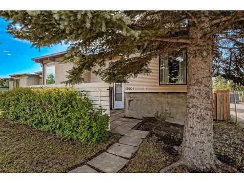 5501 4 Avenue Ne, Calgary, AB - Outdoor