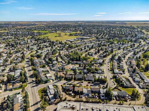 5501 4 Avenue Ne, Calgary, AB - Outdoor With View