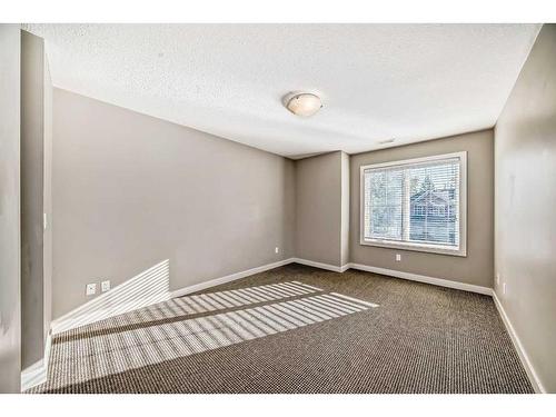 68 Chaparral Ridge Park Se, Calgary, AB - Indoor Photo Showing Other Room