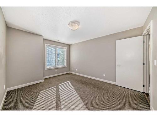 68 Chaparral Ridge Park Se, Calgary, AB - Indoor Photo Showing Other Room