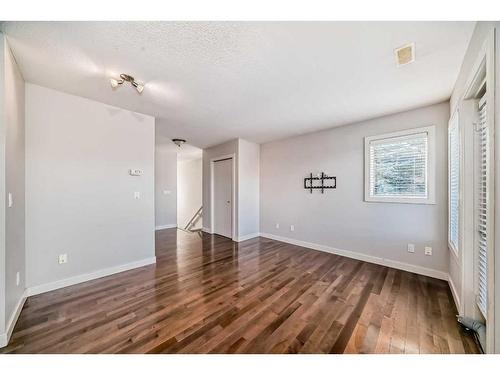 68 Chaparral Ridge Park Se, Calgary, AB - Indoor Photo Showing Other Room