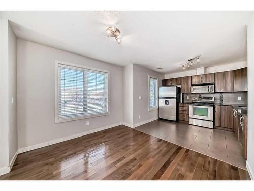 68 Chaparral Ridge Park Se, Calgary, AB - Indoor Photo Showing Kitchen