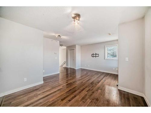 68 Chaparral Ridge Park Se, Calgary, AB - Indoor Photo Showing Other Room