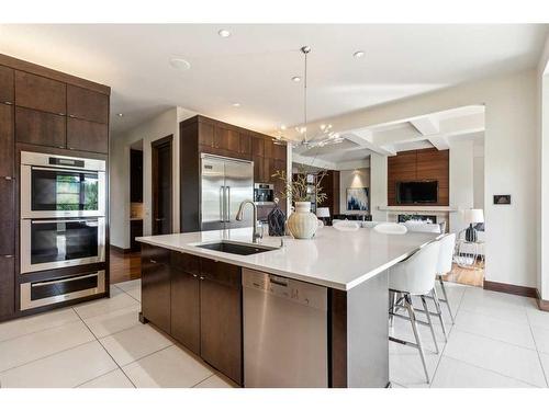 143 Leighton Lane, Rural Rocky View County, AB - Indoor Photo Showing Kitchen With Upgraded Kitchen