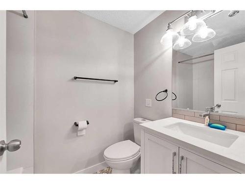 3-310 Brookmere Road Sw, Calgary, AB - Indoor Photo Showing Bathroom