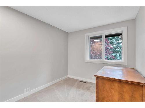 3-310 Brookmere Road Sw, Calgary, AB - Indoor Photo Showing Other Room