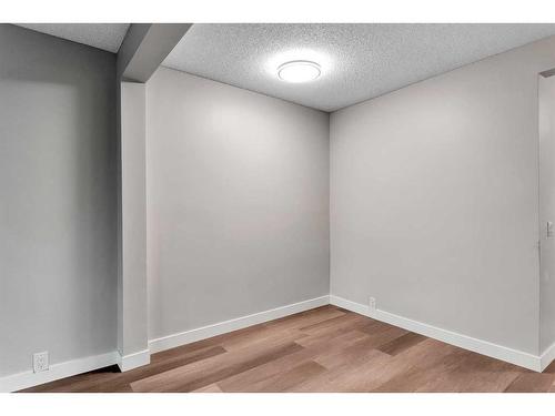 3-310 Brookmere Road Sw, Calgary, AB - Indoor Photo Showing Other Room