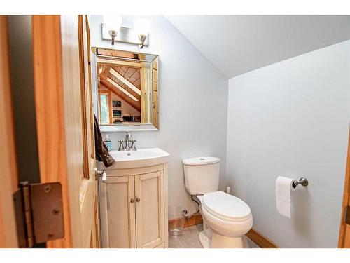 32 St George Way, Rochon Sands, AB - Indoor Photo Showing Bathroom