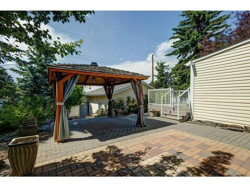 455 Queen Charlotte Drive Se, Calgary, AB - Outdoor With Deck Patio Veranda