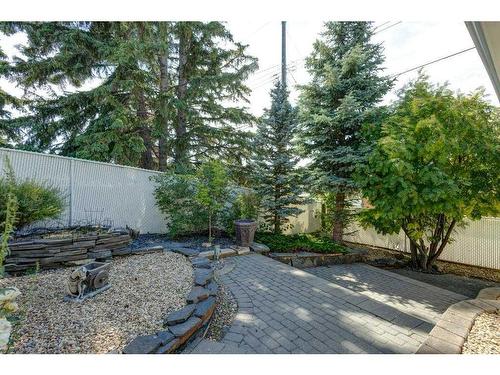 455 Queen Charlotte Drive Se, Calgary, AB - Outdoor