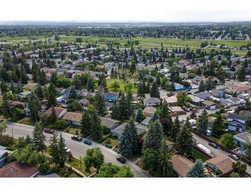 455 Queen Charlotte Drive Se, Calgary, AB - Outdoor With View