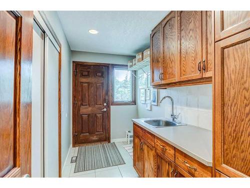 178125 240 Street West, Rural Foothills County, AB - Indoor Photo Showing Kitchen