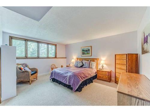 178125 240 Street West, Rural Foothills County, AB - Indoor Photo Showing Bedroom