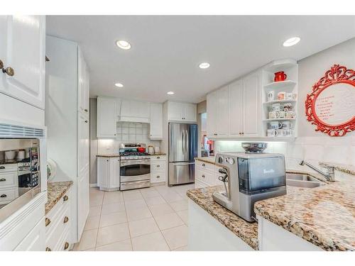 178125 240 Street West, Rural Foothills County, AB - Indoor Photo Showing Kitchen With Double Sink