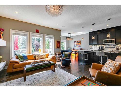 45 Westmore Place Sw, Calgary, AB - Indoor Photo Showing Living Room