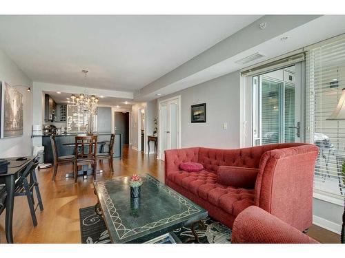 1705-888 4 Avenue Sw, Calgary, AB - Indoor Photo Showing Living Room