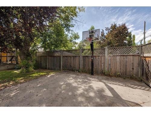 1221 20 Street Nw, Calgary, AB - Outdoor