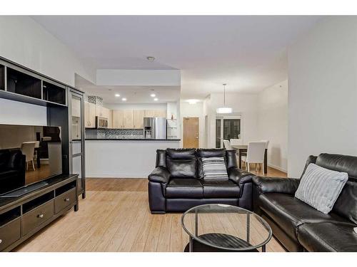 102-1108 6 Avenue Sw, Calgary, AB - Indoor Photo Showing Living Room