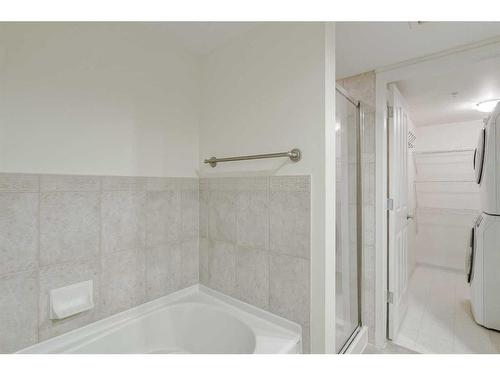 102-1108 6 Avenue Sw, Calgary, AB - Indoor Photo Showing Bathroom