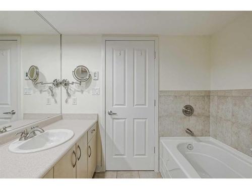 102-1108 6 Avenue Sw, Calgary, AB - Indoor Photo Showing Bathroom