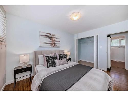 667 Merrill Drive Ne, Calgary, AB - Indoor Photo Showing Bedroom