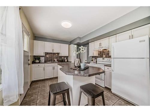 667 Merrill Drive Ne, Calgary, AB - Indoor Photo Showing Kitchen