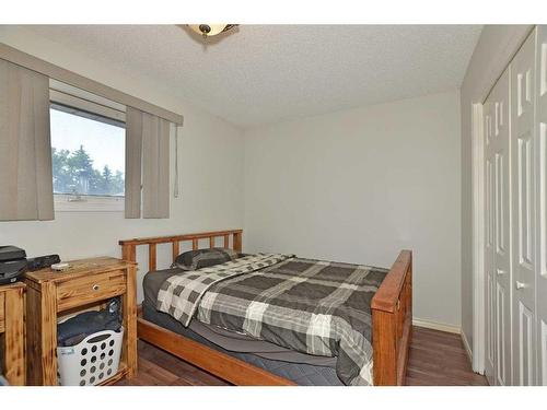 1047 Rundleside Drive Ne, Calgary, AB - Indoor Photo Showing Bedroom