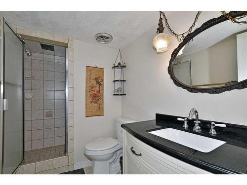 1047 Rundleside Drive Ne, Calgary, AB - Indoor Photo Showing Bathroom