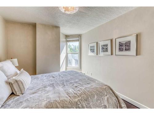 302-1309 14 Avenue Sw, Calgary, AB - Indoor Photo Showing Bedroom