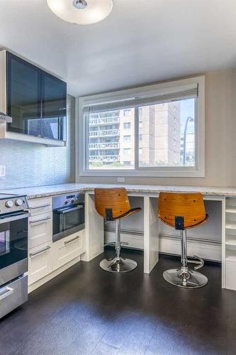 302-1309 14 Avenue Sw, Calgary, AB - Indoor Photo Showing Kitchen