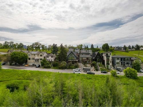 607 13A Street Ne, Calgary, AB - Outdoor With View