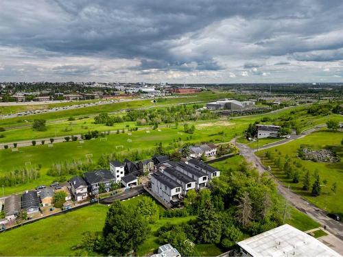 607 13A Street Ne, Calgary, AB - Outdoor With View