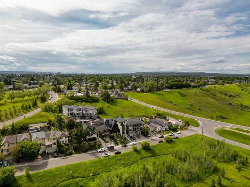 607 13A Street Ne, Calgary, AB - Outdoor With View