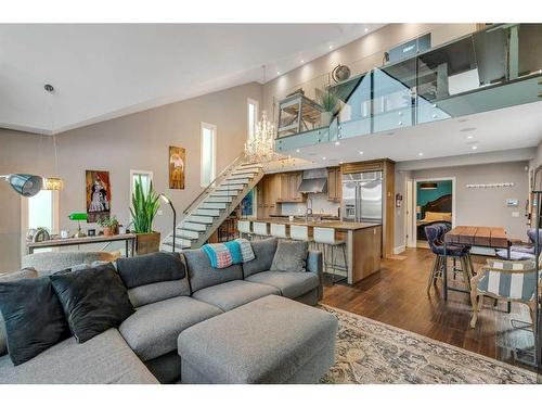 607 13A Street Ne, Calgary, AB - Indoor Photo Showing Living Room