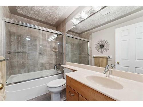 143 Christie Knoll Heights Sw, Calgary, AB - Indoor Photo Showing Bathroom