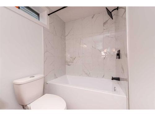 134 Martinbrook Road Ne, Calgary, AB - Indoor Photo Showing Bathroom