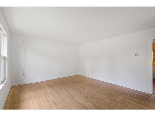 1953 Cottonwood Crescent Se, Calgary, AB - Indoor Photo Showing Other Room