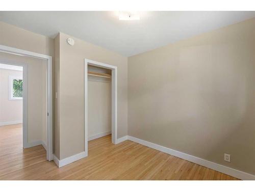 1953 Cottonwood Crescent Se, Calgary, AB - Indoor Photo Showing Other Room