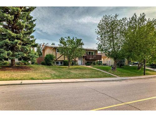 7336 Silver Mead Road Nw, Calgary, AB - Outdoor
