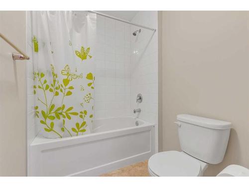 223 Cityscape Gardens Ne, Calgary, AB - Indoor Photo Showing Bathroom