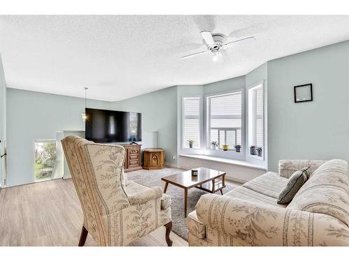 228 Willowbrook Close Nw, Airdrie, AB - Indoor Photo Showing Living Room