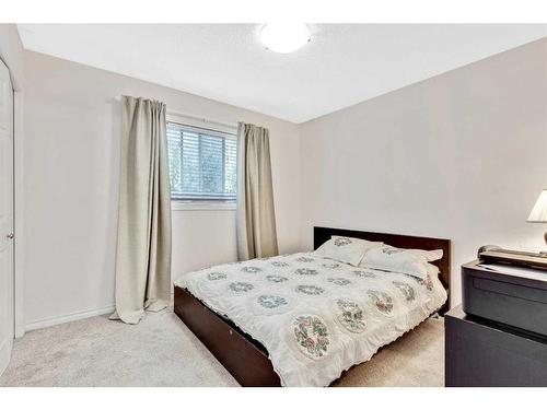 228 Willowbrook Close Nw, Airdrie, AB - Indoor Photo Showing Bedroom