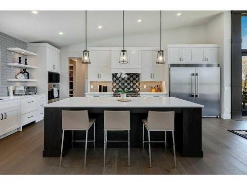 10-274172 112 Street West, Rural Foothills County, AB - Indoor Photo Showing Kitchen With Upgraded Kitchen